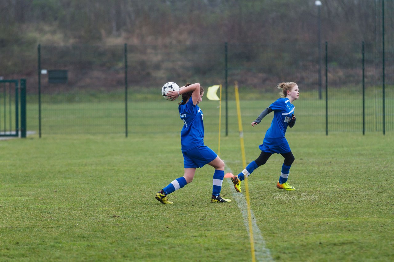 Bild 95 - C-Juniorinnen FSG-BraWie 08 - TuS Tensfeld : Ergebnis: 0:8